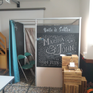 personnalisation boite a selfie La Cabine à Selfie - de type Photomaton / Photobooth