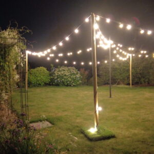 DCIM103MEDIADJI_0411.JPG Mâts poteaux d'accroche guirlande 2m50avec embase 30/60/90kg