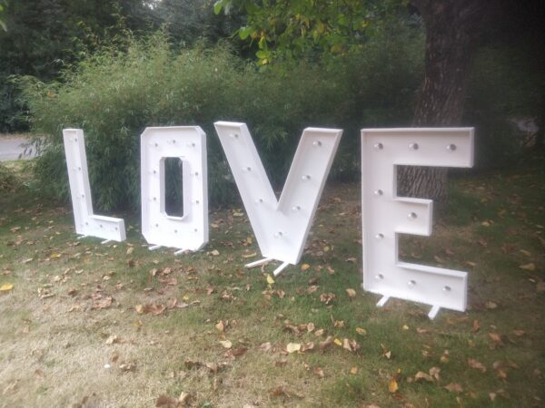 Lettres LOVE lumineuses – Image 2